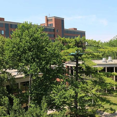 Kellogg Hotel And Conference Center Ийст Лансинг Екстериор снимка
